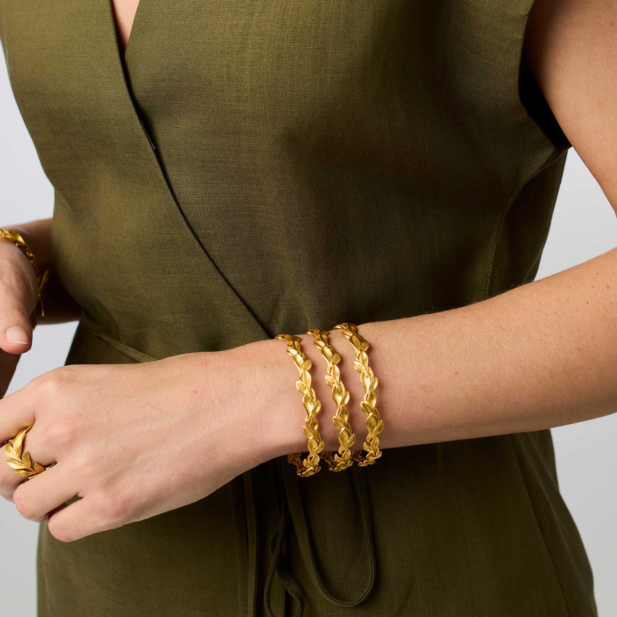 Willow Gold Bangle | Julie Vos
