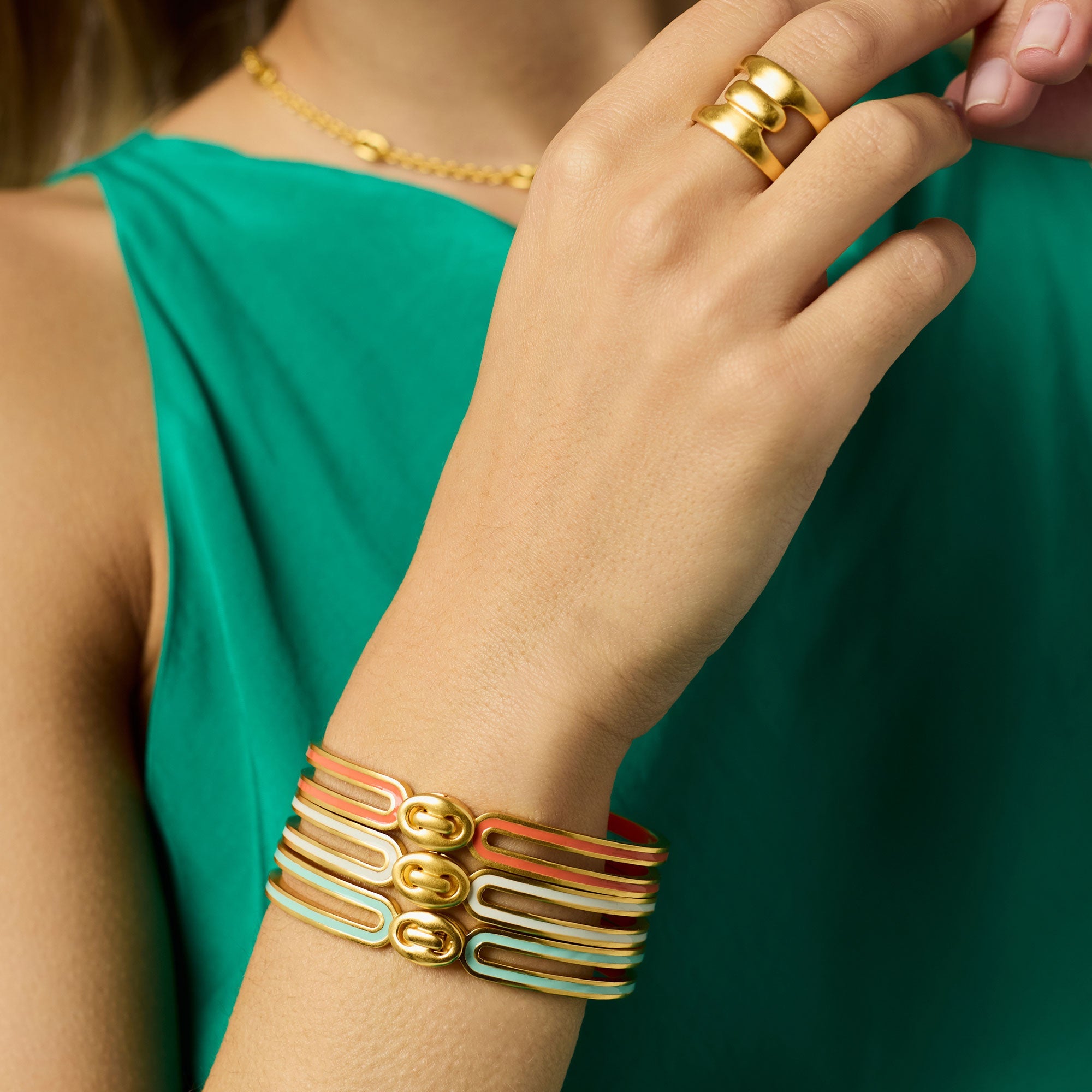 アクセサリー sunny side up Narrow Tangin Bangle + K10 Laguna Enamel Hinge Bangle | Julie Vos
