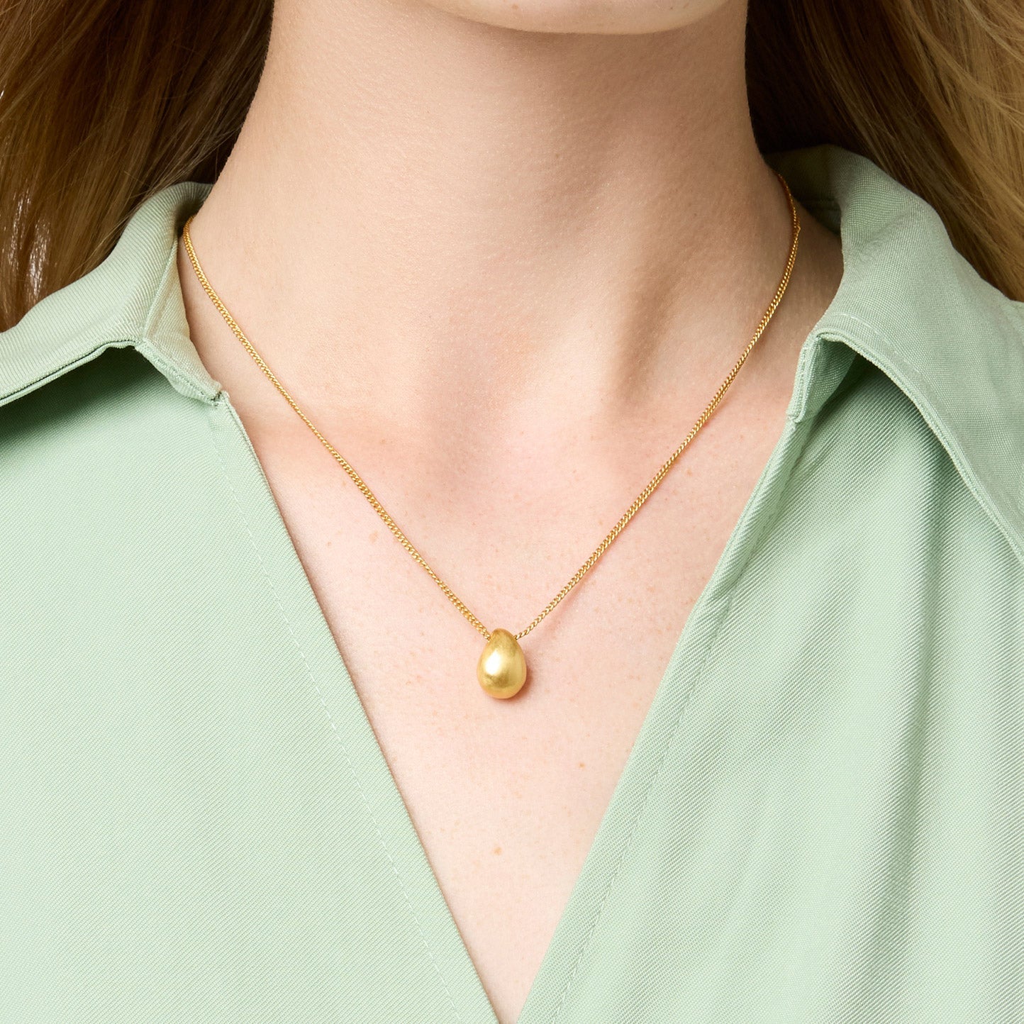 Gold Wave Delicate Necklace | Julie Vos
